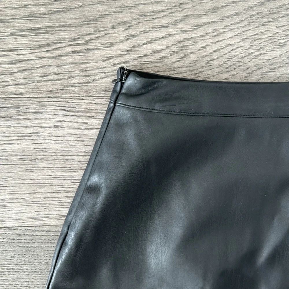 🌼WHO WHAT WEAR🌼 Black Vegan Leather Midi Skirt, Size 6